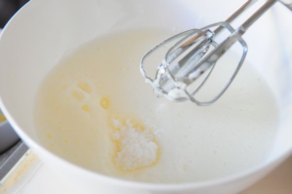 戚风栗蓉蛋糕卷