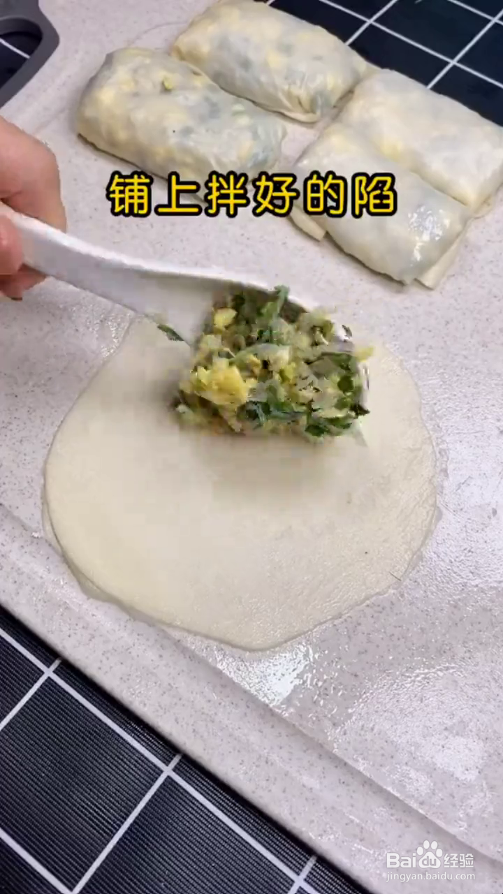 如何制作好吃的韭菜粉丝鸡蛋卷？