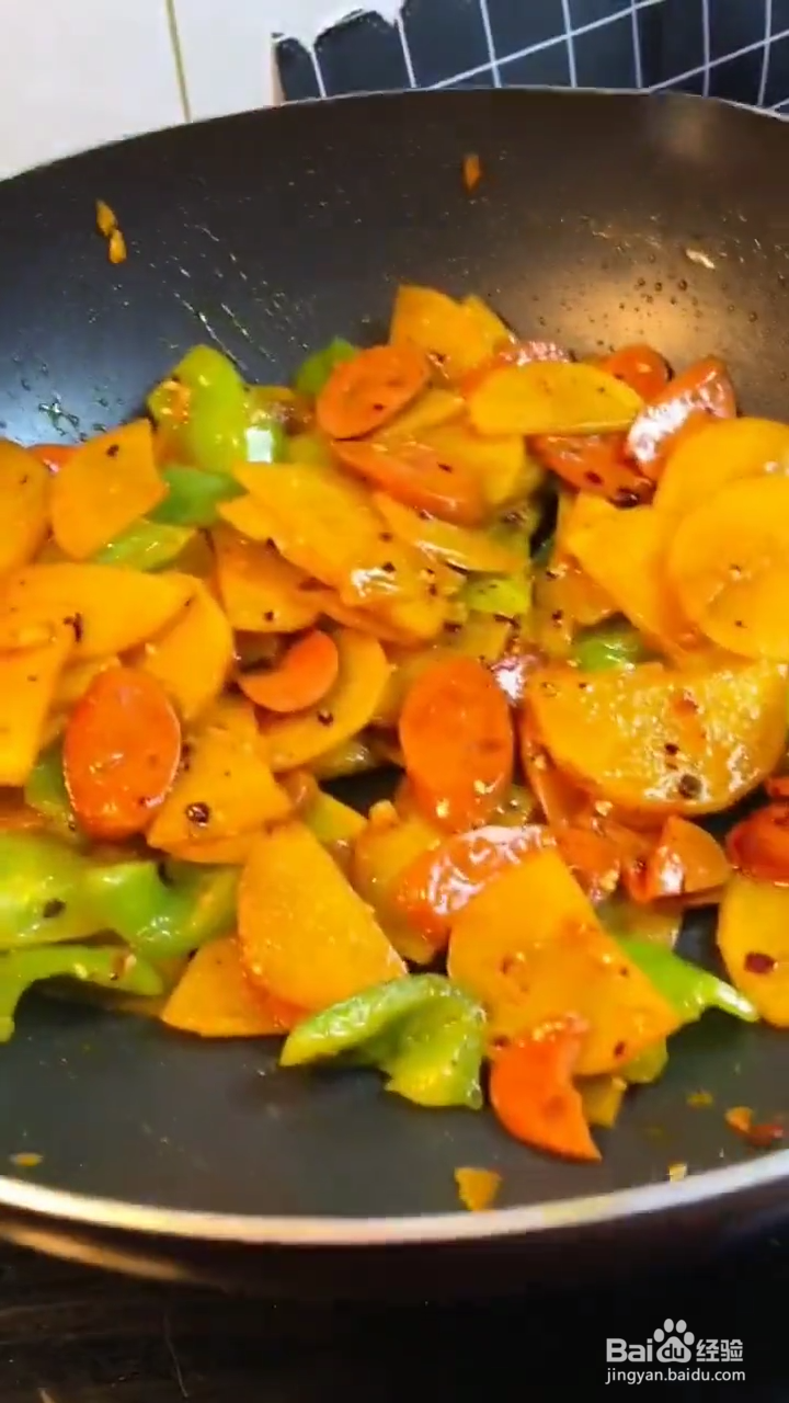 如何在家做出好吃下饭的干锅土豆片？