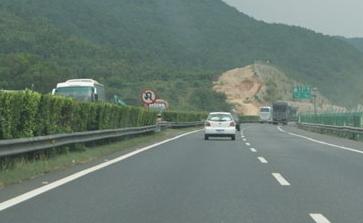高速道路开车注意事项？