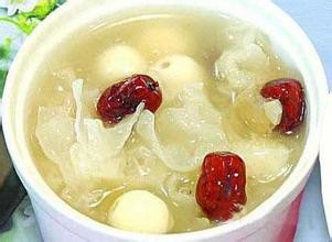 怎样做简单的早餐之冰糖莲子粥
