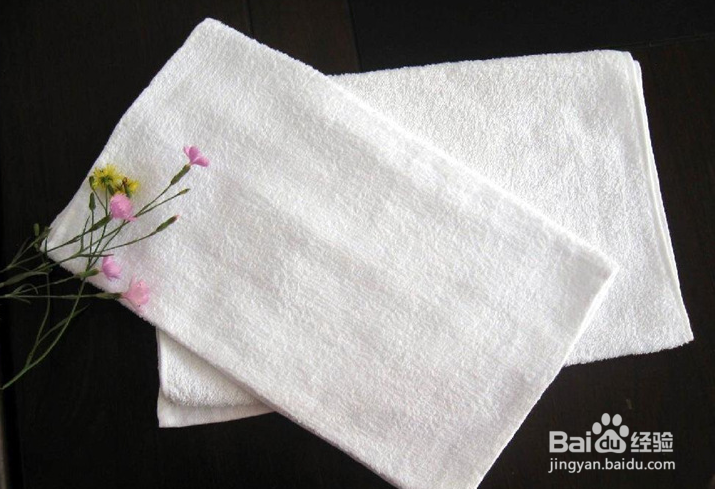 一周内有效缓解控制黑头粉刺的洗面方法