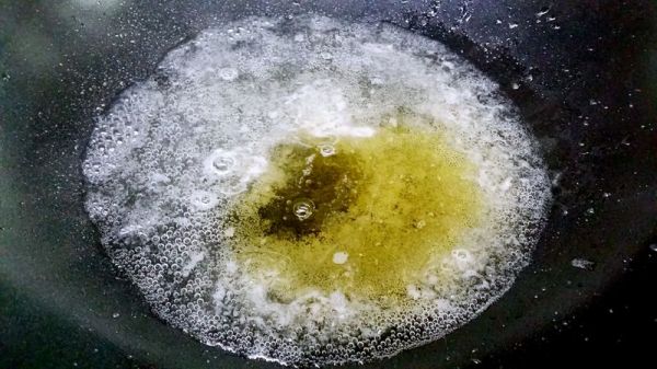 黑黑鸡蛋酥糖蘸