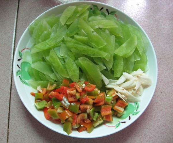 开胃莴笋炒腊肉