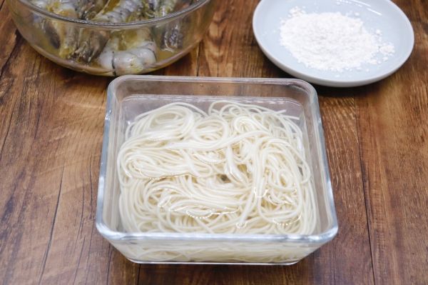 红红火火腰缠万贯面条炸大虾高颜值好口味