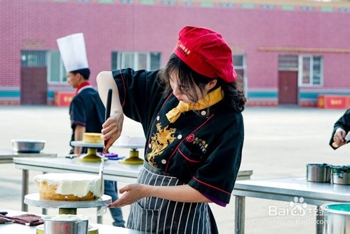 学西点和西餐哪个好