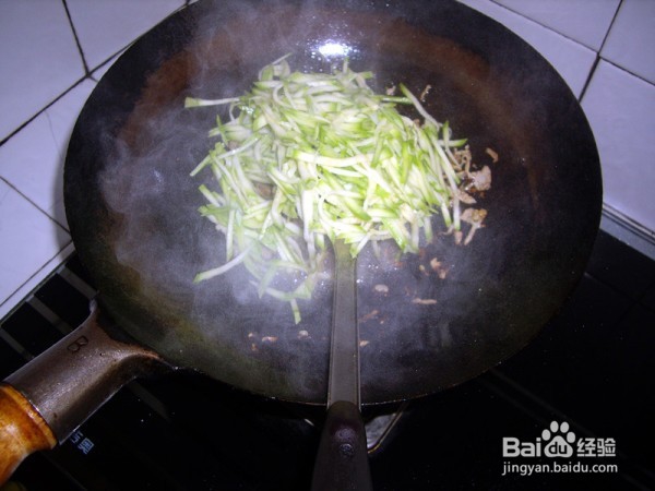 西葫芦炒肉丝怎么做
