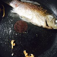 鲫鱼汤的简单做法