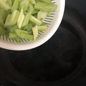 炒肉的时候怎么腌肉