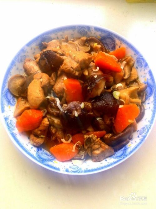 胡萝卜香菇炖鸡的做法