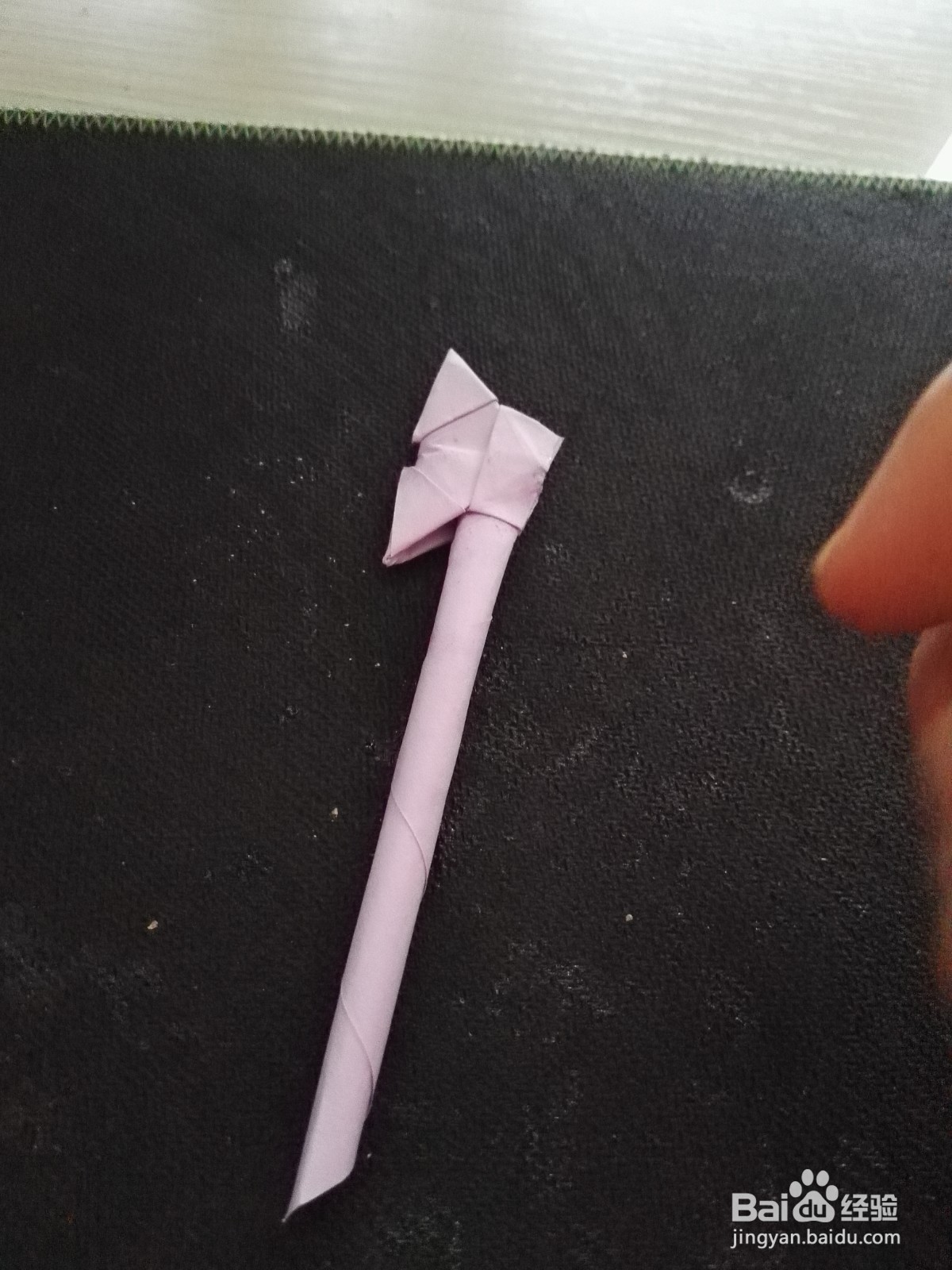 小男孩喜欢的小斧头的折法