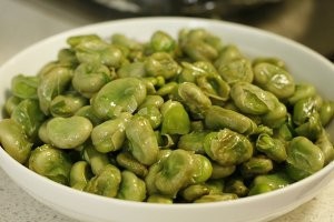健康养生佳品无比鲜美的葱油蚕豆的做法