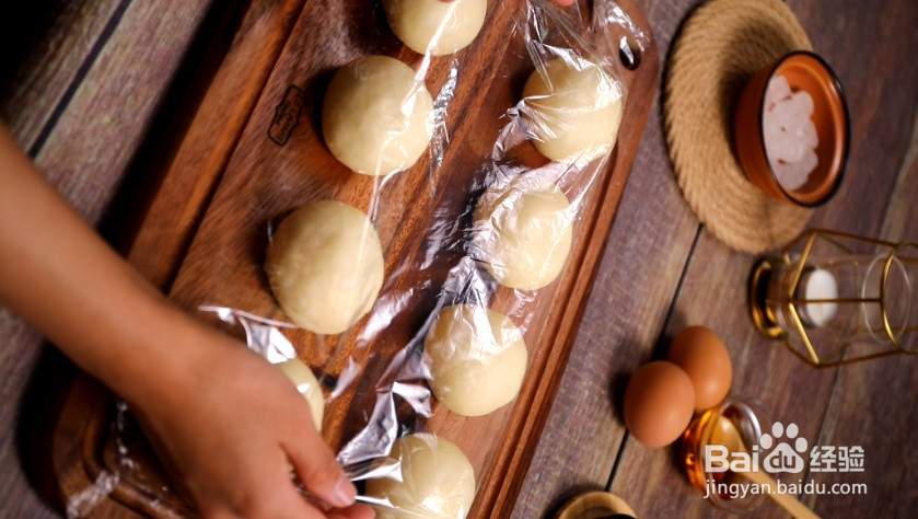 蜂蜜脆底小面包的做法