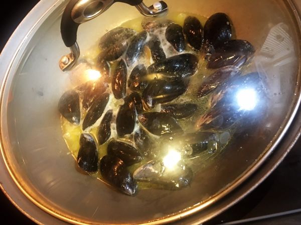 法式白酒焗青口