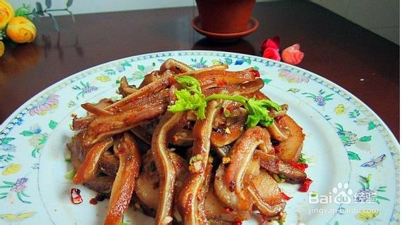 怎么凉拌猪耳朵--夏季凉菜凉拌猪耳朵的做法