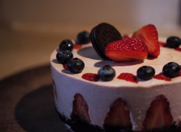 草莓酸奶慕斯蛋糕