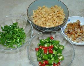 萝卜干炒猪油渣