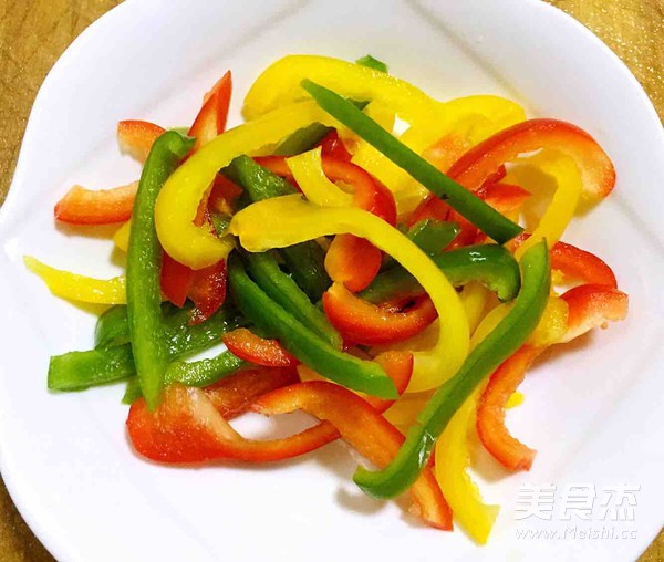 彩椒爆鱿条的做法