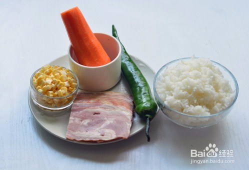 家常版培根炒饭是如何做的？