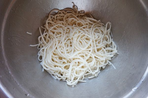 韭菜鸡蛋干炒面