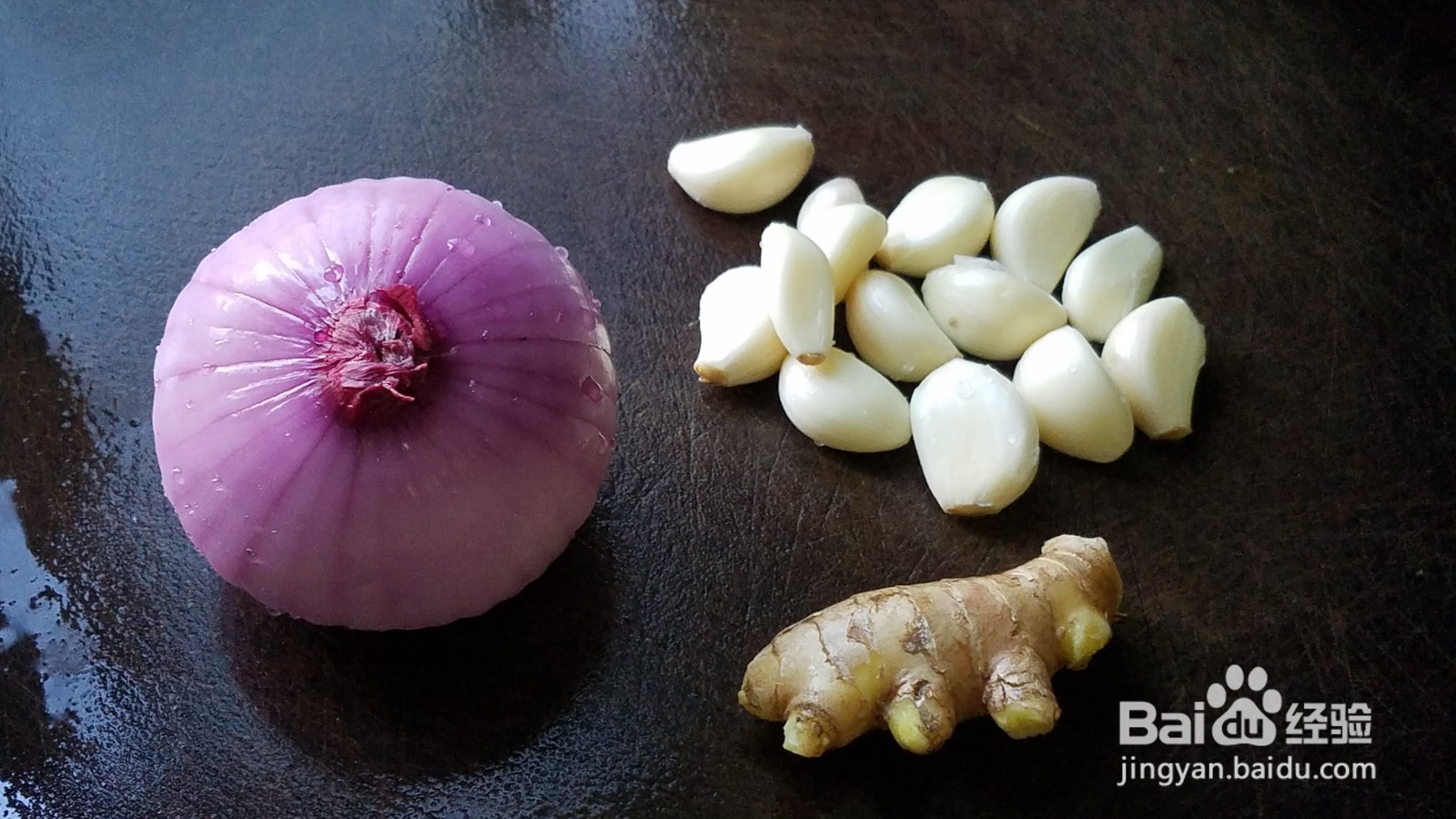 蒜香鸡翅的做法