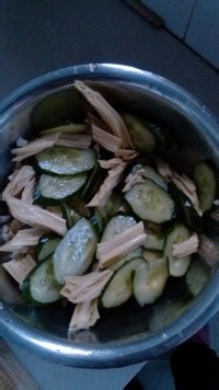 怎么做黄瓜拌腐竹--夏季凉拌菜黄瓜拌腐竹的做法