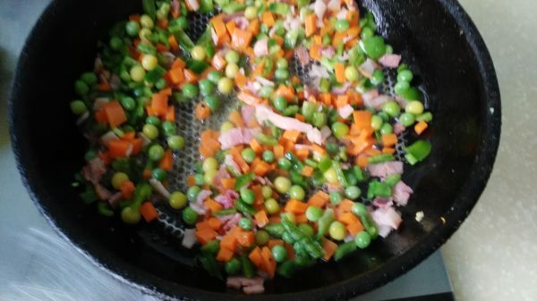 培根时蔬蛋炒饭