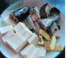 清淡豆腐柴鱼汤的做法
