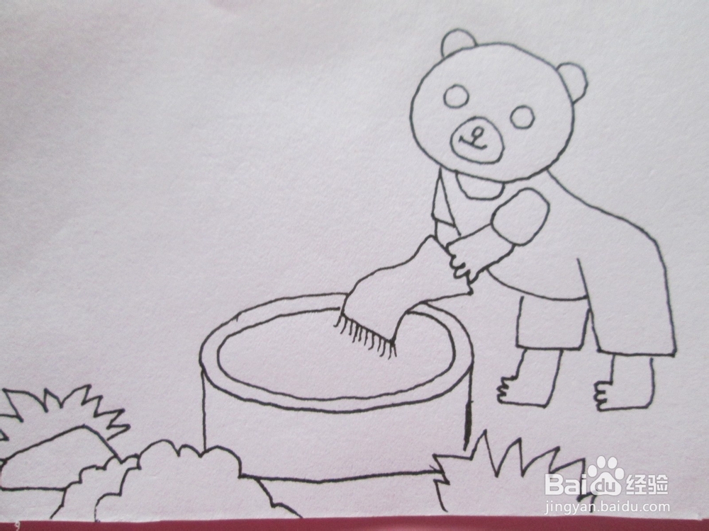 黑白线描画《勤劳的小熊》