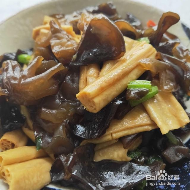 腐竹炒木耳，高蛋白高营养
