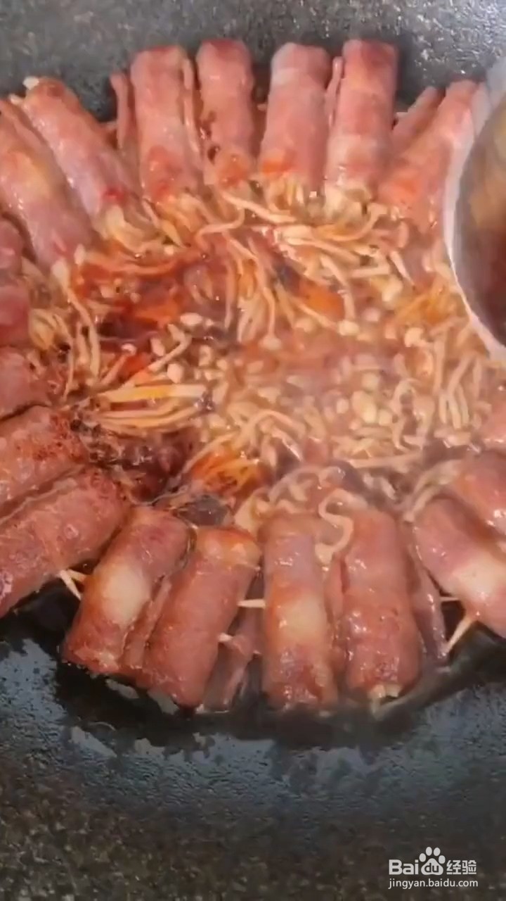 如何自制美味好吃的香辣培根金针菇
