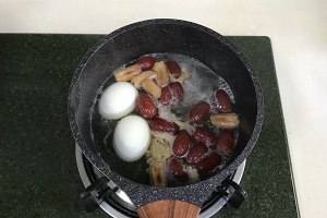 健康养生佳品当归鸡蛋红糖水的做法