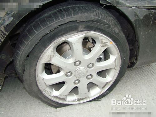 高速行驶预防爆胎五大注意事项