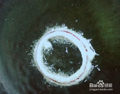 不用面包糠炸洋葱圈的做法