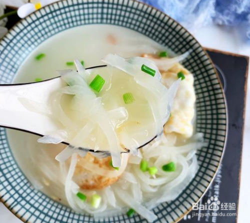 萝卜汤中加它一起煮，汤色奶白，又鲜又香