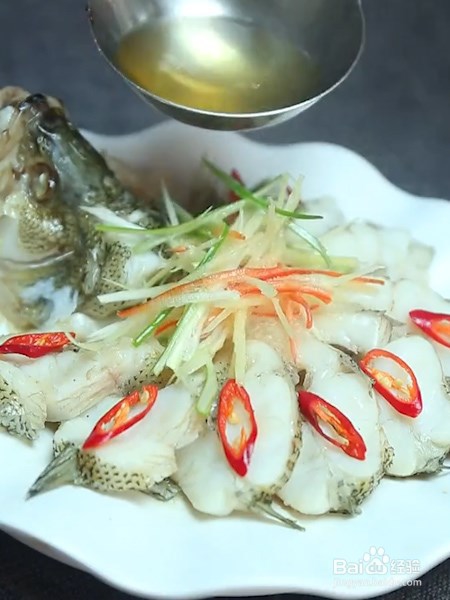 清蒸鲈鱼的做法