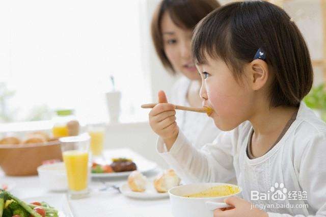收好小妙招,让宝宝变成吃饭小能手
