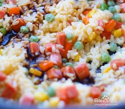 如何制作炒饭？