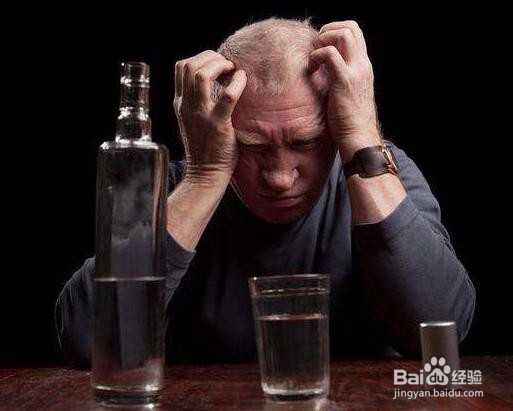 啤酒白酒一起喝的危害 白酒和啤酒能混着喝吗