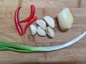 剁椒蒜蓉蒸青口贝