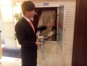 怎样使用消火栓？