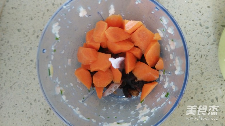 煮胡萝卜香菇水饺