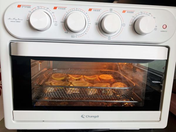 鲜嫩多汁柠香黑胡椒烤鸡翅