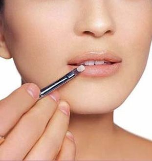 怎样打造出精致清透裸妆