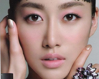 怎样对彩妆进行补救