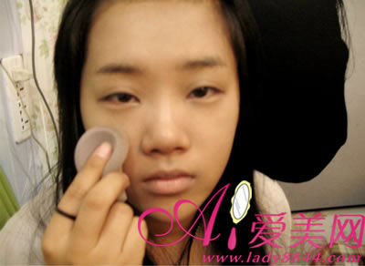 怎样教你让小眼睛化妆后变电眼