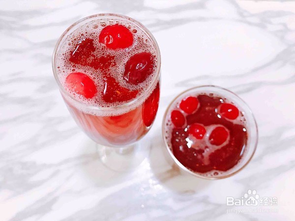 莓果蜂蜜气泡饮