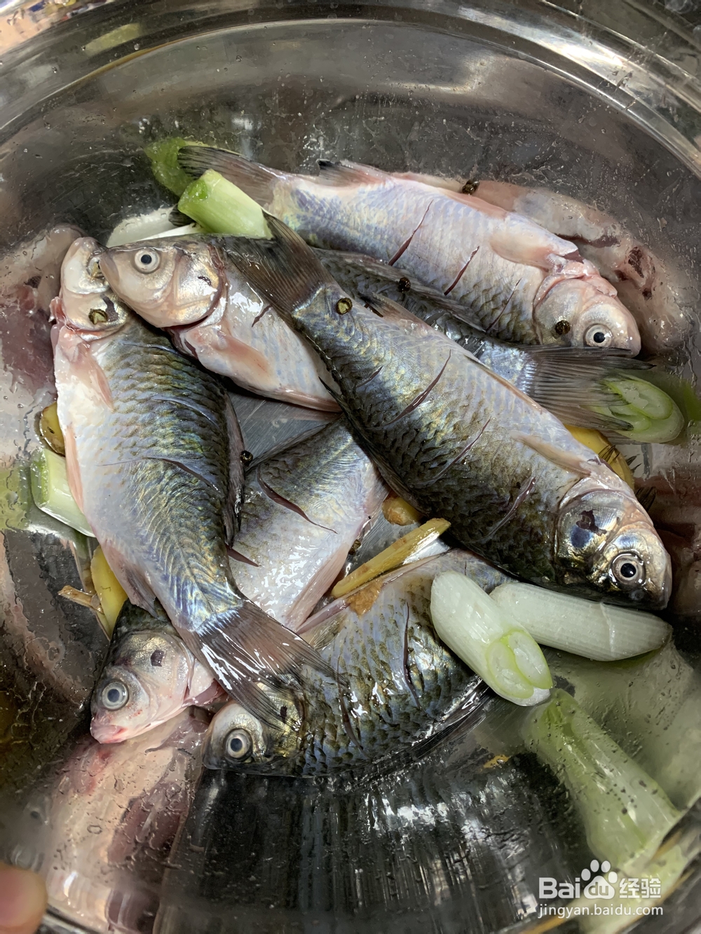 怎么做应该是相当补钙??鱼骨头鱼刺一起