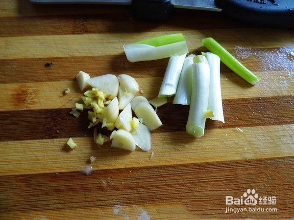 家常三蔬小炒蛋的做法