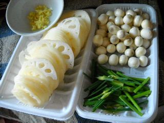 清炒韭苔小荷鲜